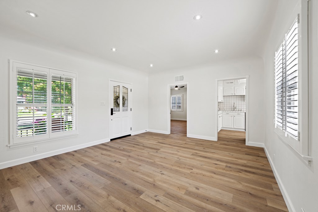 731 N Beachwood Drive