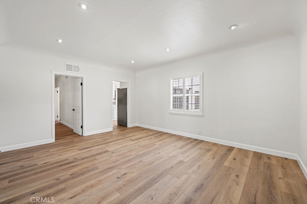 731 N Beachwood Drive