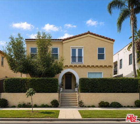 Photo of 531 N Orange Drive #1/2, Los Angeles, CA 90036 (MLS # 26848389)