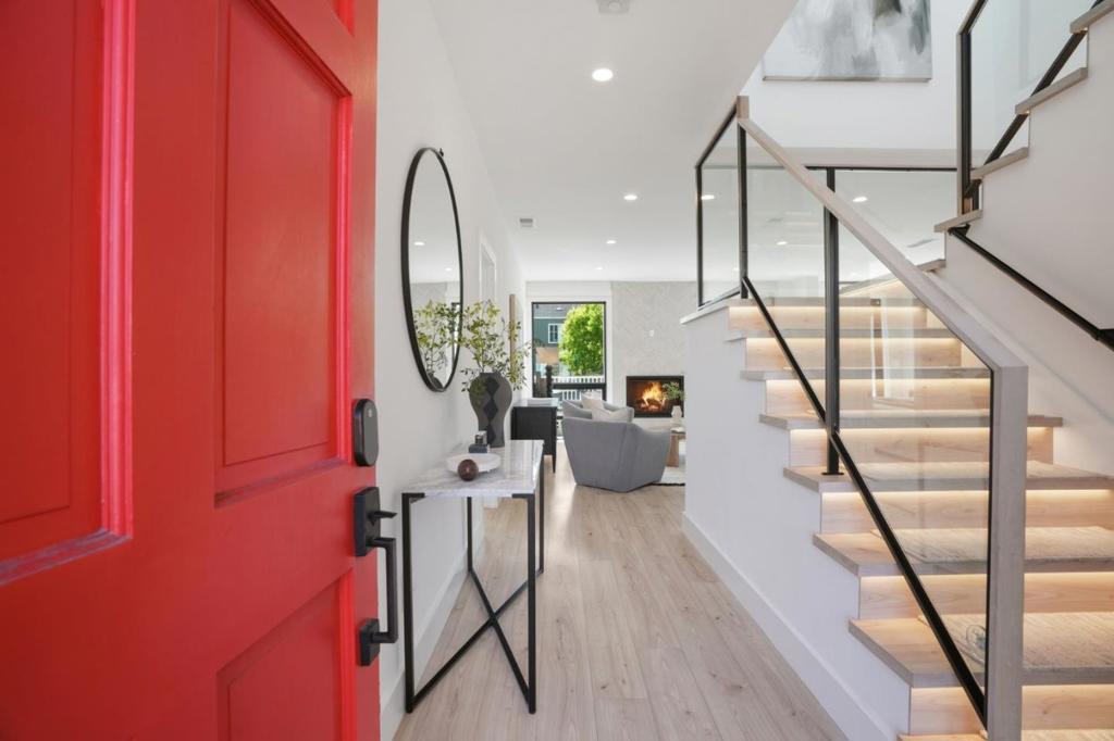 609 Waterbury Lane