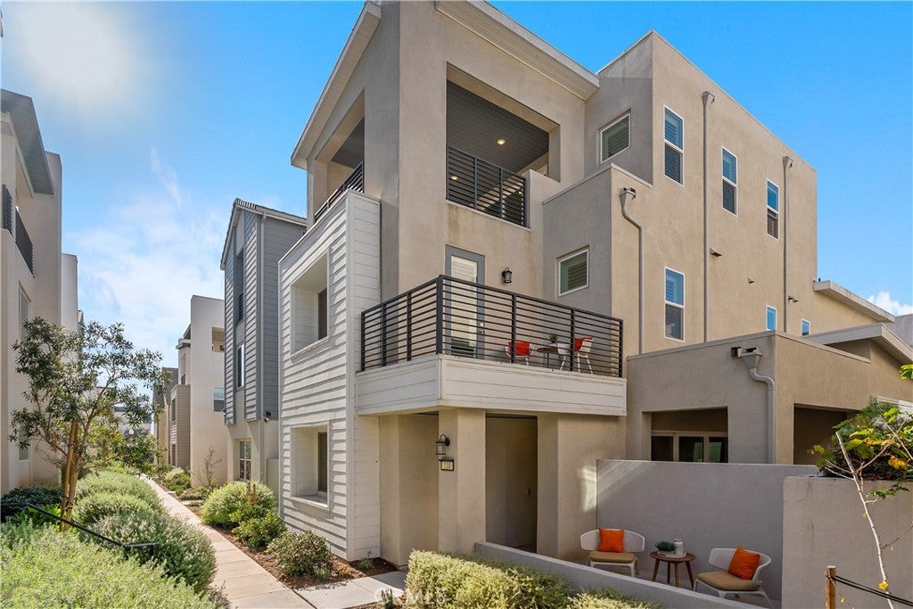 110 Spiral, Irvine CA 92618 - Photo 6