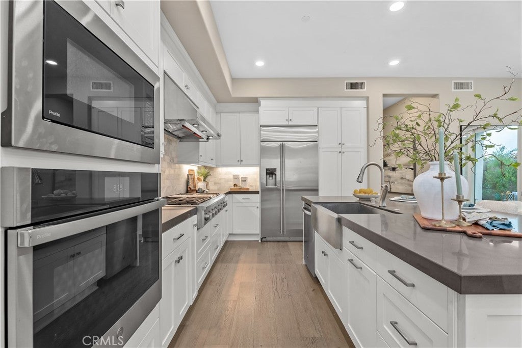 110 Spiral, Irvine CA 92618 - Photo 9