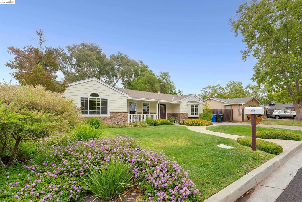 1894 Granada Dr