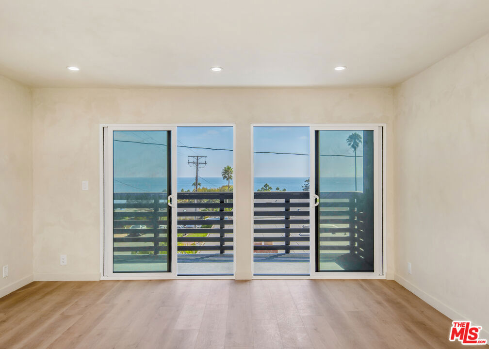 1105 N Coast Highway