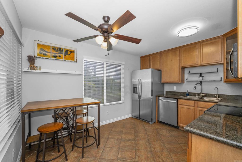 6333 College Grove Way 6104