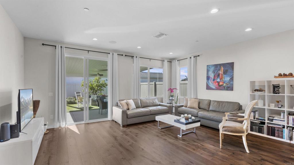 30491 De Caron Street