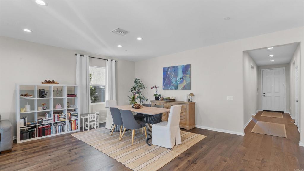 30491 De Caron Street