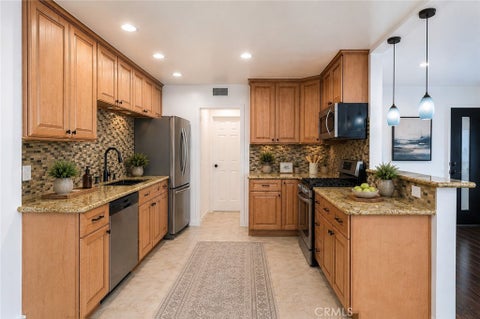 Tiny photo for 7965 Quimby Ave. AVE, West Hills, CA 91304 (MLS # SR26116773)