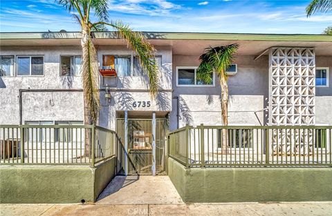 Photo of 6735 Elmer Ave #17, North Hollywood, CA 91606 (MLS # SR26088507)