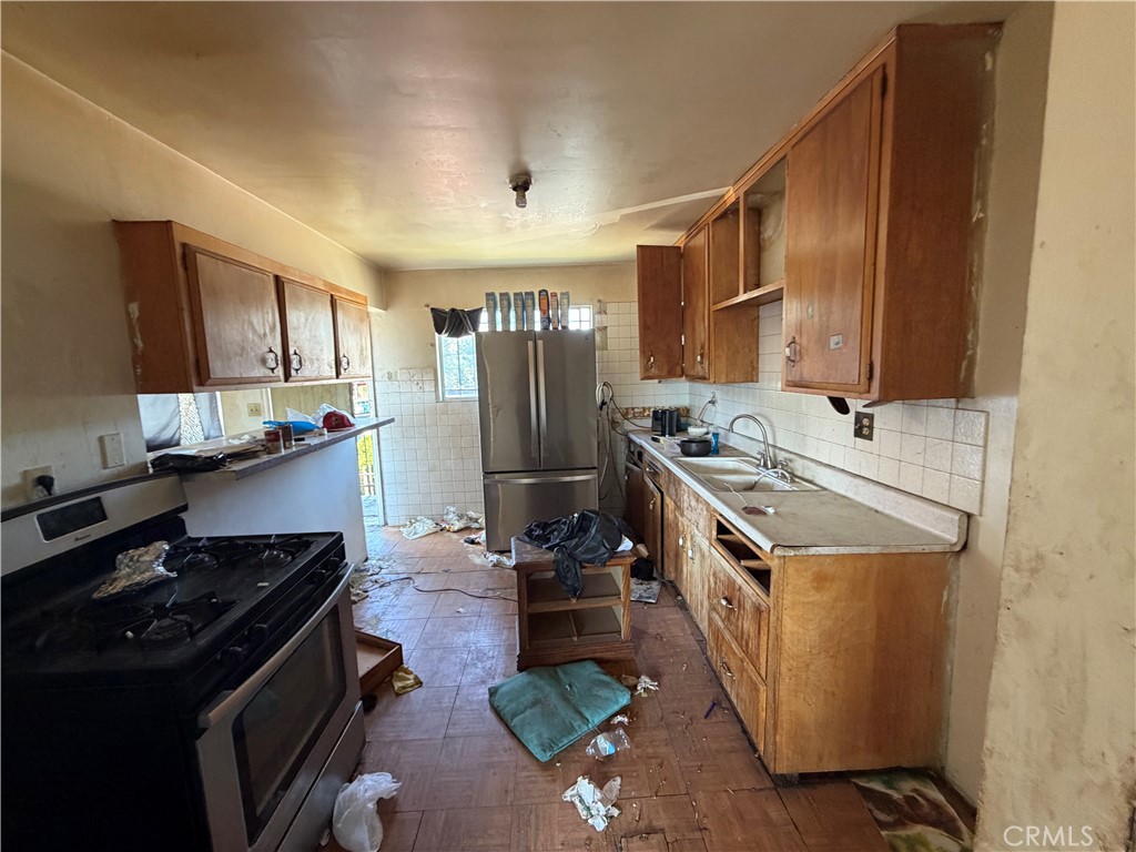 1431 Alamitos Avenue