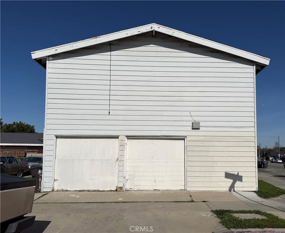 1431 Alamitos Avenue