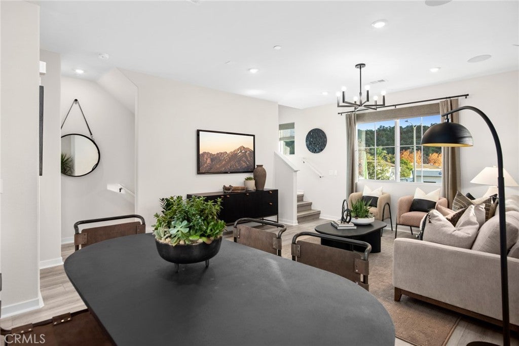 548 Gregory Way