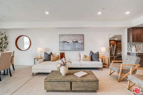 Photo of 1021 S Shenandoah Street #501, Los Angeles, CA 90035 (MLS # 25620597)