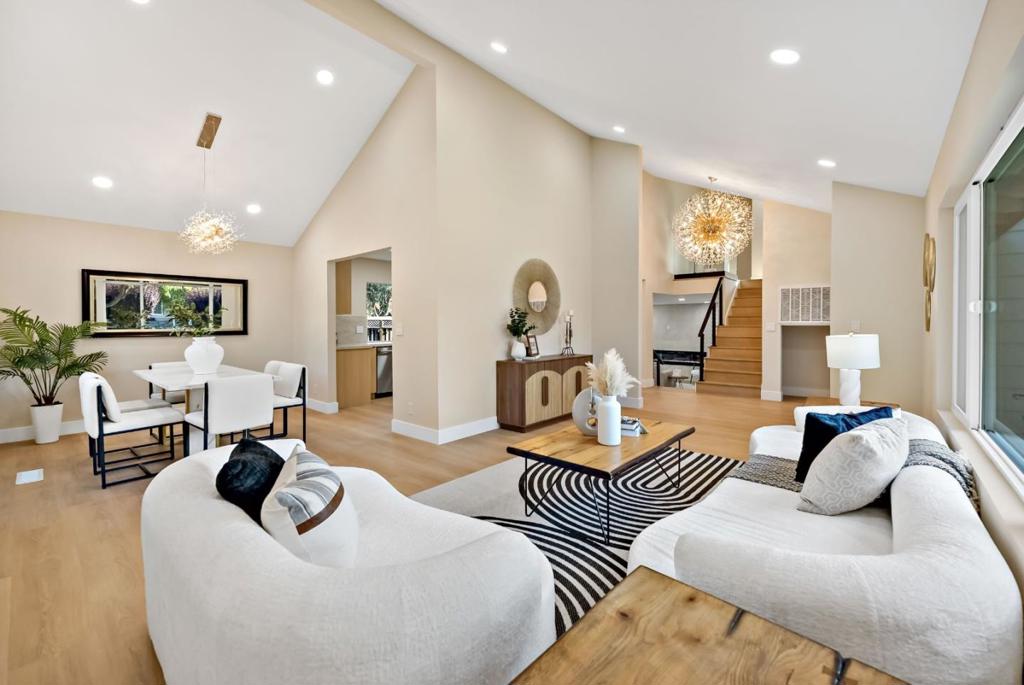 3742 Wellington Square