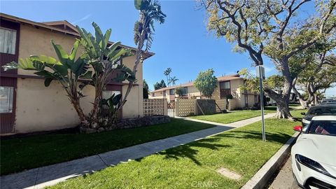 2258 W Colchester Anaheim CA 92804