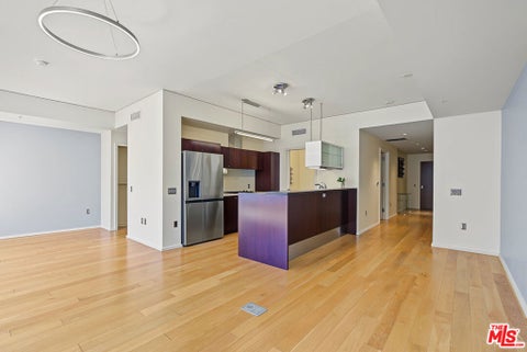 Photo of 1155 S Grand Avenue #302, Los Angeles, CA 90015 (MLS # 26893135)