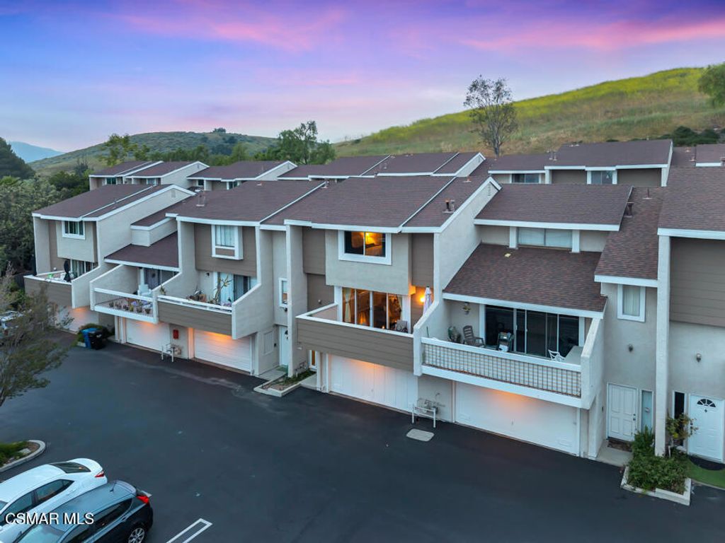 Photo of 749 Warwick Avenue, Thousand Oaks, CA 91360 (MLS # 226001478)