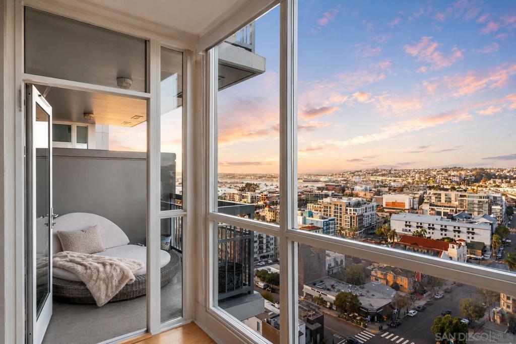 300 W Beech St St