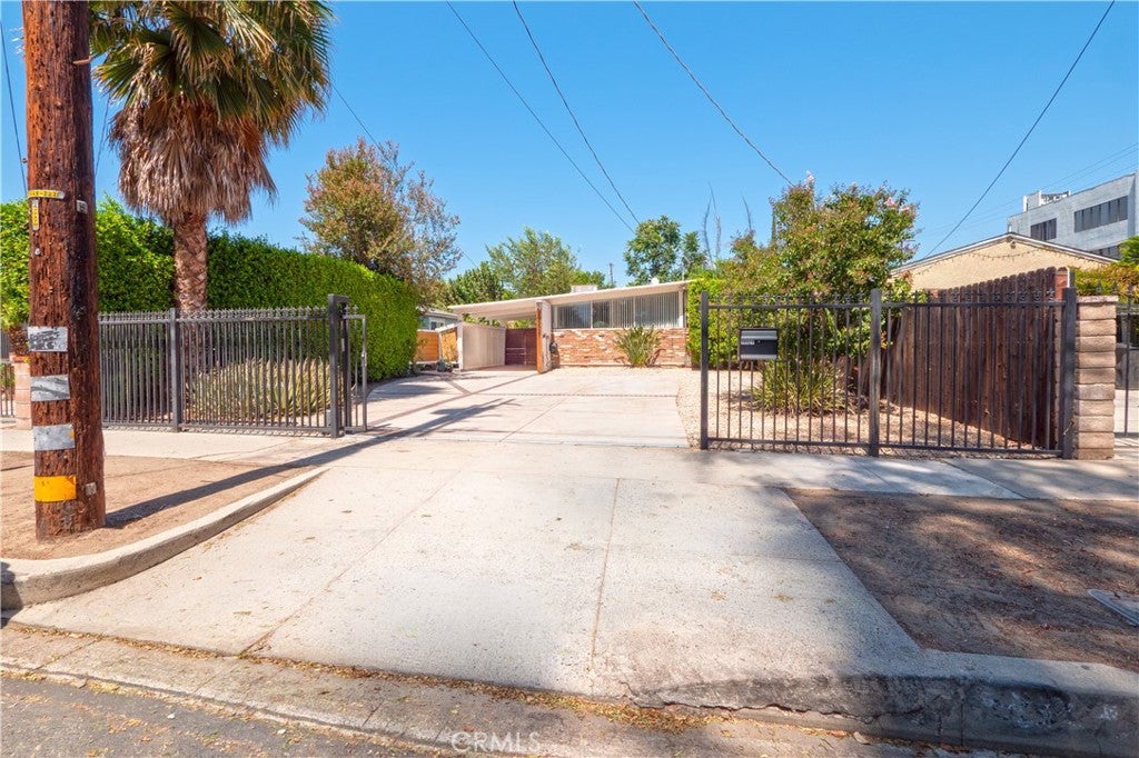 18527 Napa Street