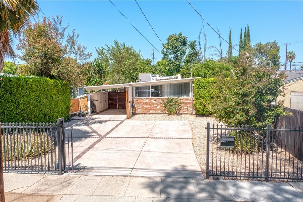 18527 Napa Street