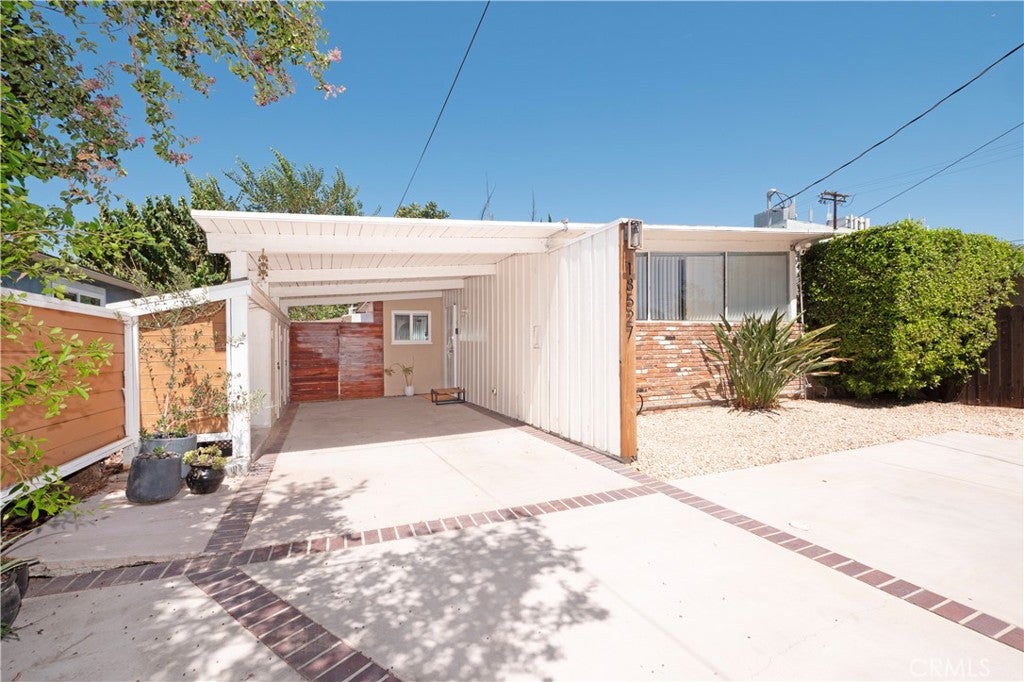 18527 Napa Street
