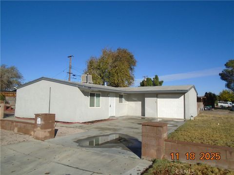 319 E Nugent Lancaster CA 93535