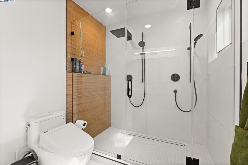 PIEDMONT PINES - Residential