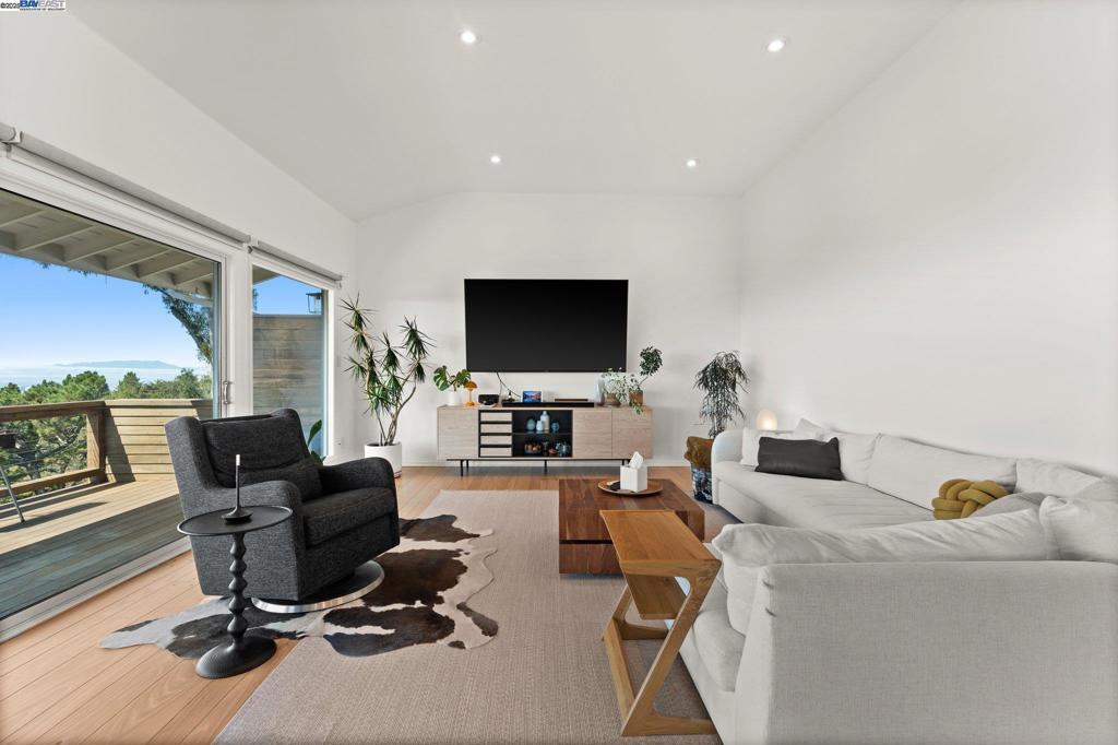 PIEDMONT PINES - Residential