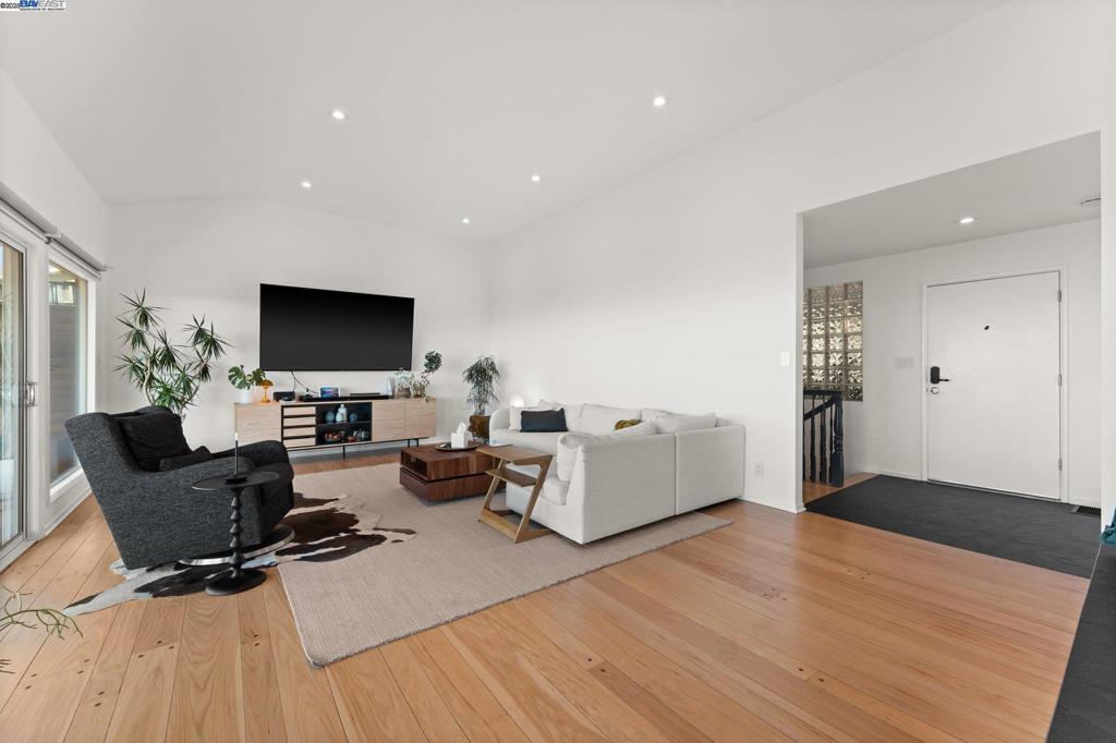 PIEDMONT PINES - Residential