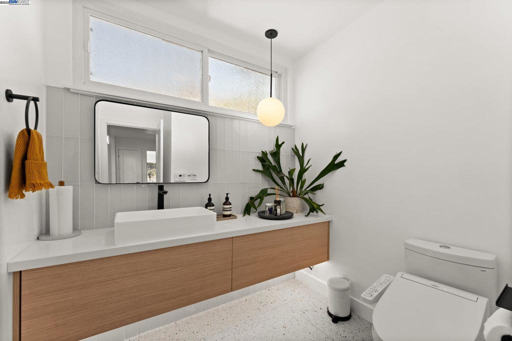 PIEDMONT PINES - Residential