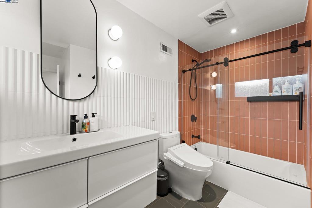 PIEDMONT PINES - Residential