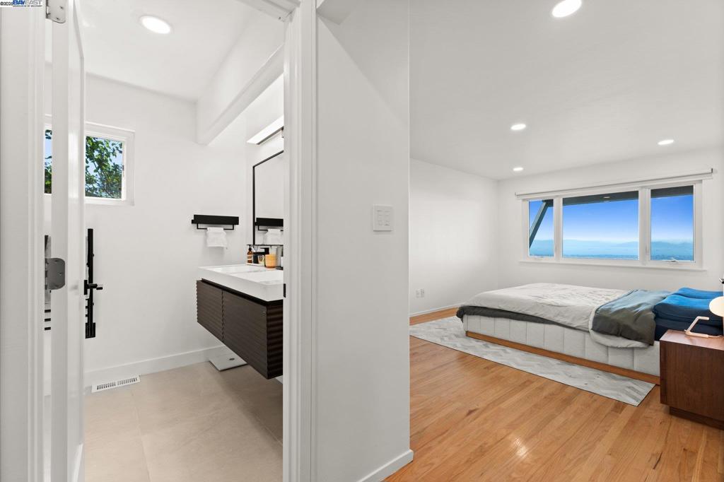 PIEDMONT PINES - Residential