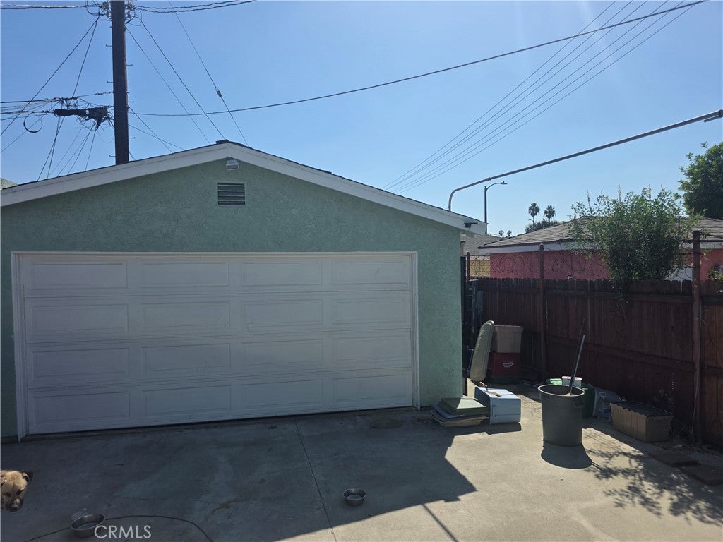 1104 E 102nd