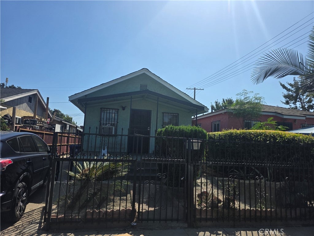 1104 E 102nd