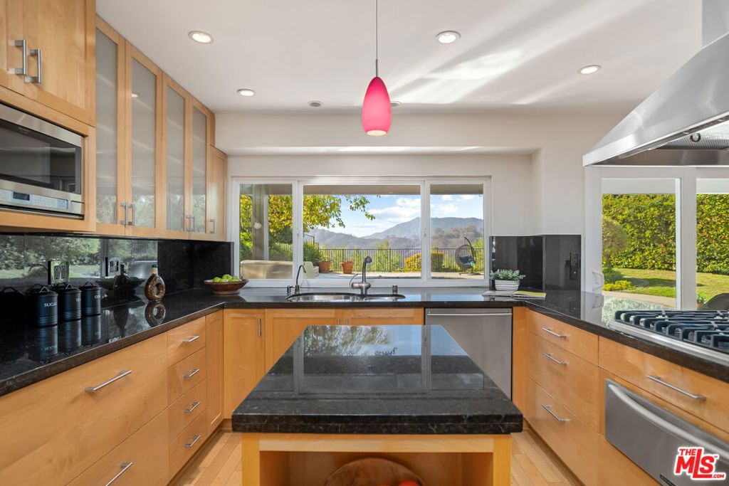 2501 La Condesa Drive