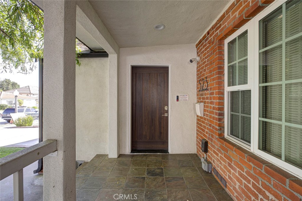 523 E Fairmount