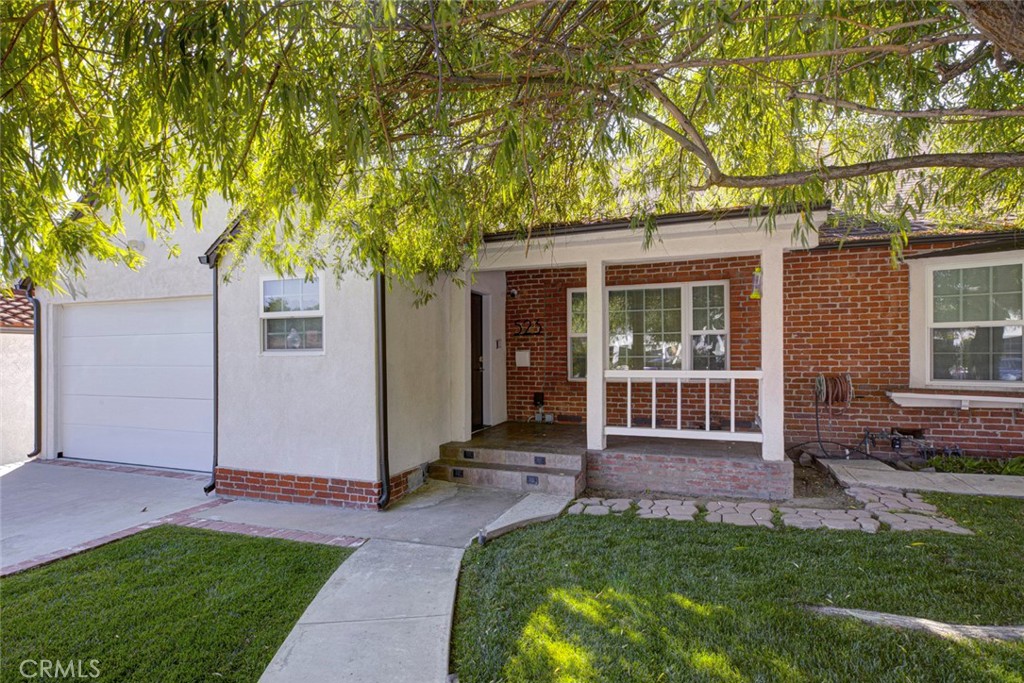 523 E Fairmount