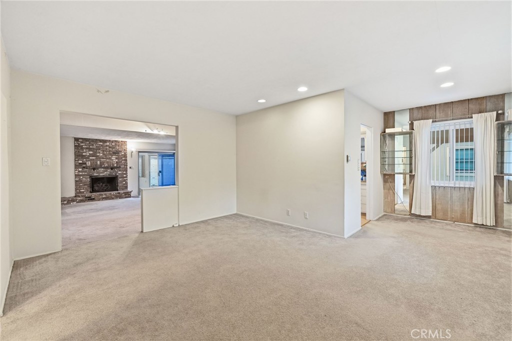 2546 Maricopa Street