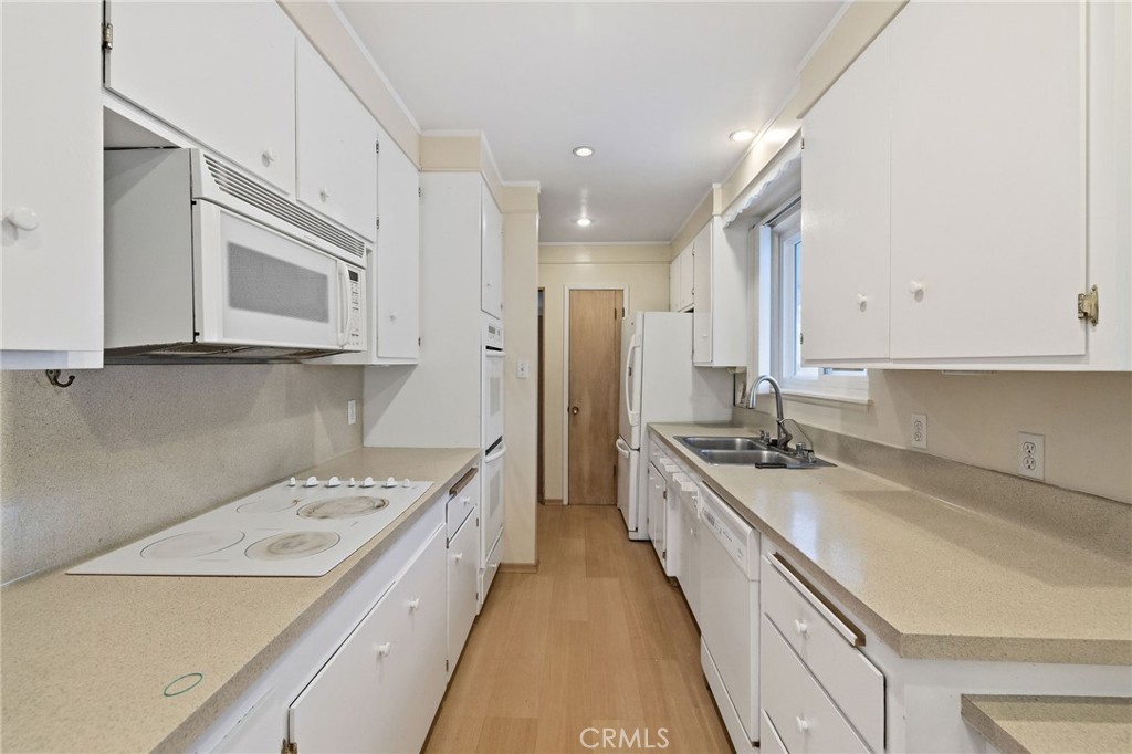 2546 Maricopa Street