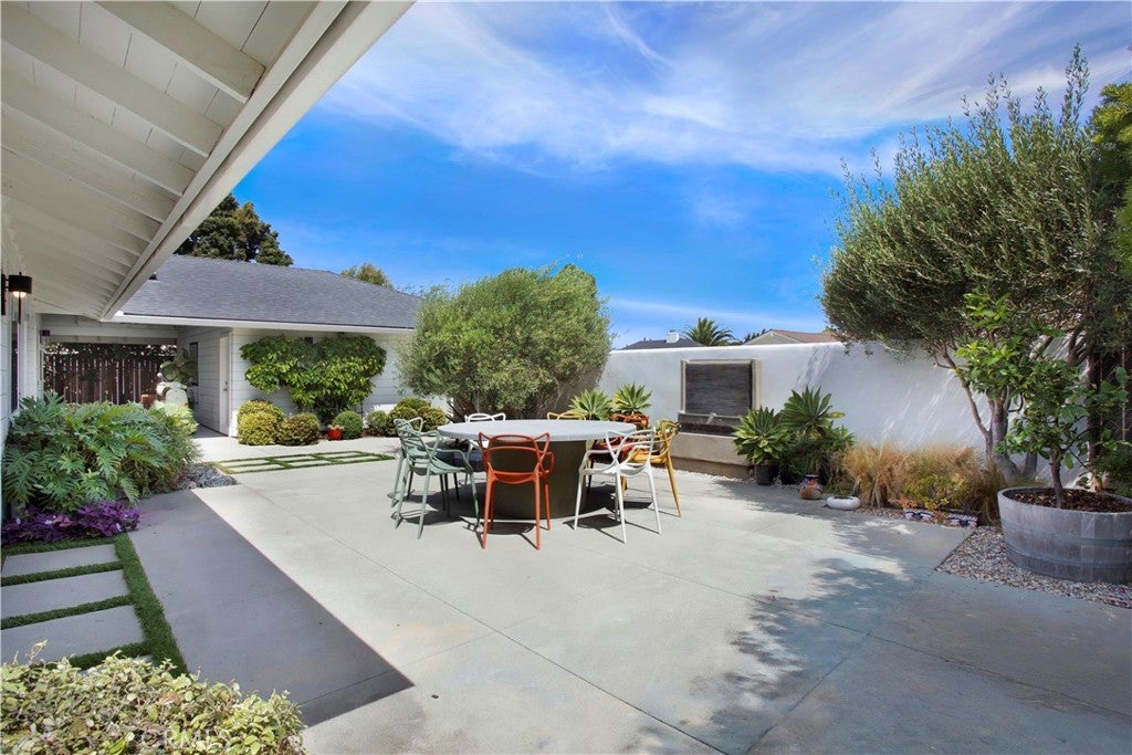 Photo of 927 Bellis Street, Newport Beach, CA 92660 (MLS # NP26186325)