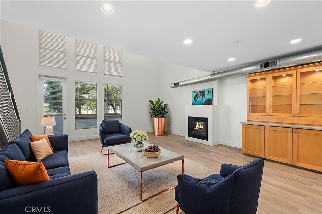 568 S Brea Boulevard