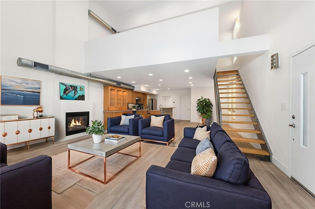 568 S Brea Boulevard