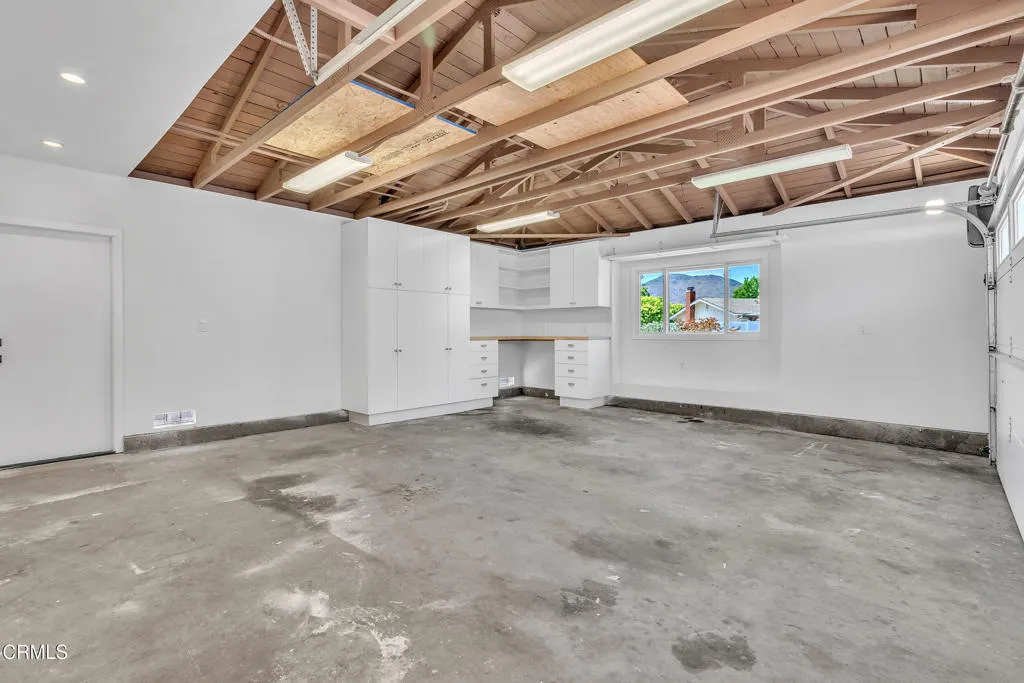 Newbury Park, California 91320, United States, 3 Bedrooms Bedrooms, ,2 BathroomsBathrooms,Residential,Active,165565