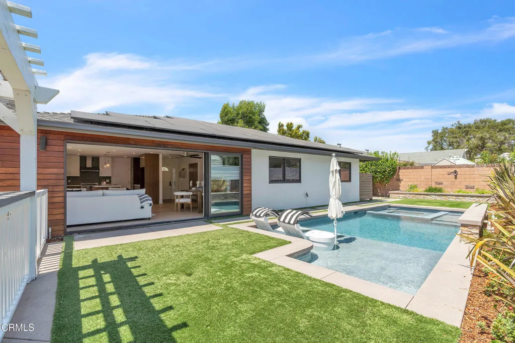 Newbury Park, California 91320, United States, 3 Bedrooms Bedrooms, ,2 BathroomsBathrooms,Residential,Active,165565