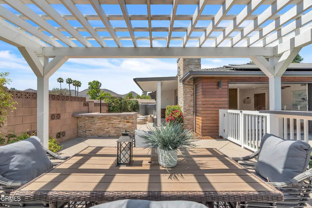 Newbury Park, California 91320, United States, 3 Bedrooms Bedrooms, ,2 BathroomsBathrooms,Residential,Active,165565