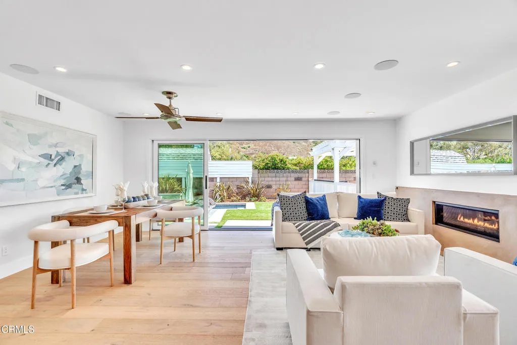 Newbury Park, California 91320, United States, 3 Bedrooms Bedrooms, ,2 BathroomsBathrooms,Residential,Active,165565