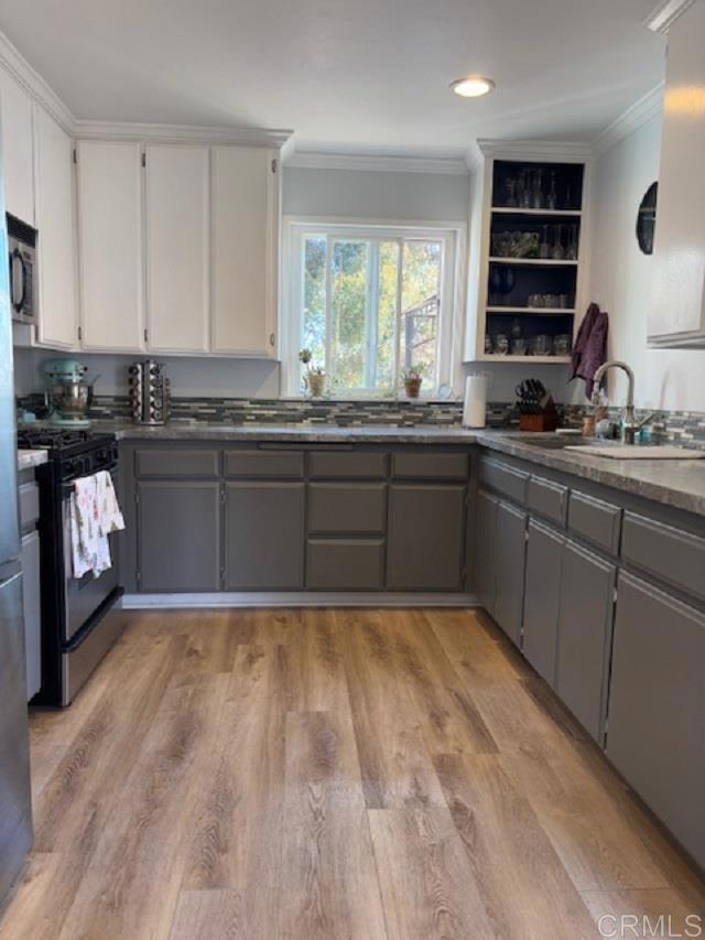 2581 Meadow Lark Dr.