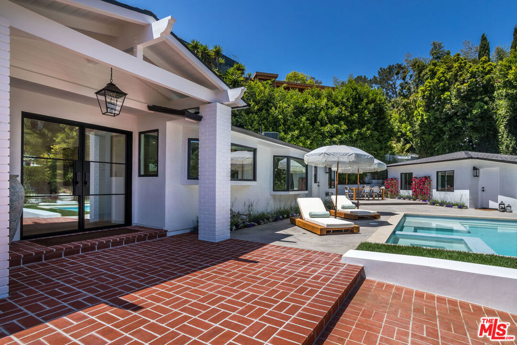 8819 Evanview Drive