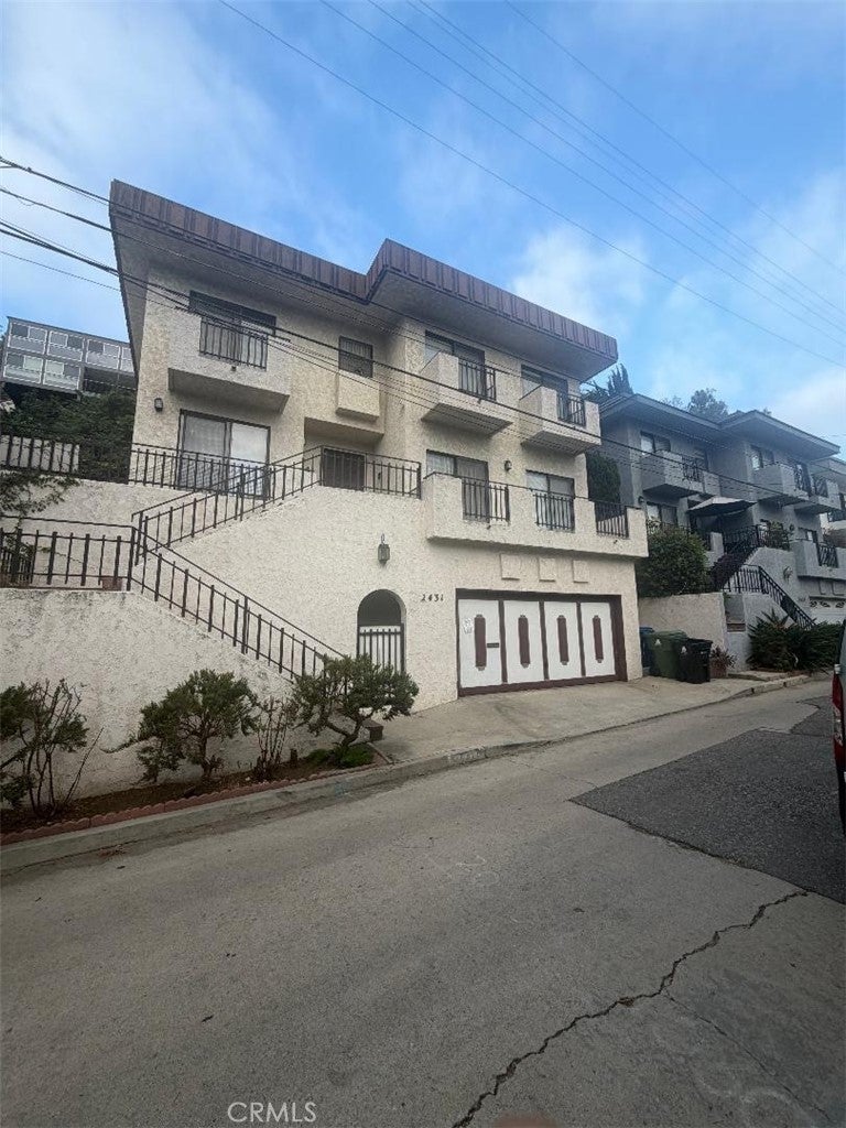 2431 Claremont AVE