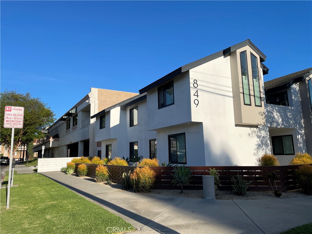 849 N Van Ness 5